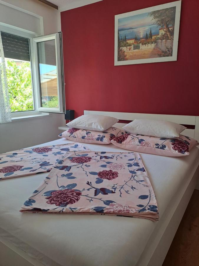 Studio Apartments Maslinik Krk Town Exterior foto