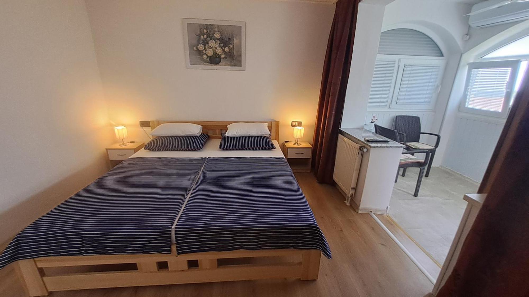 Studio Apartments Maslinik Krk Town Exterior foto